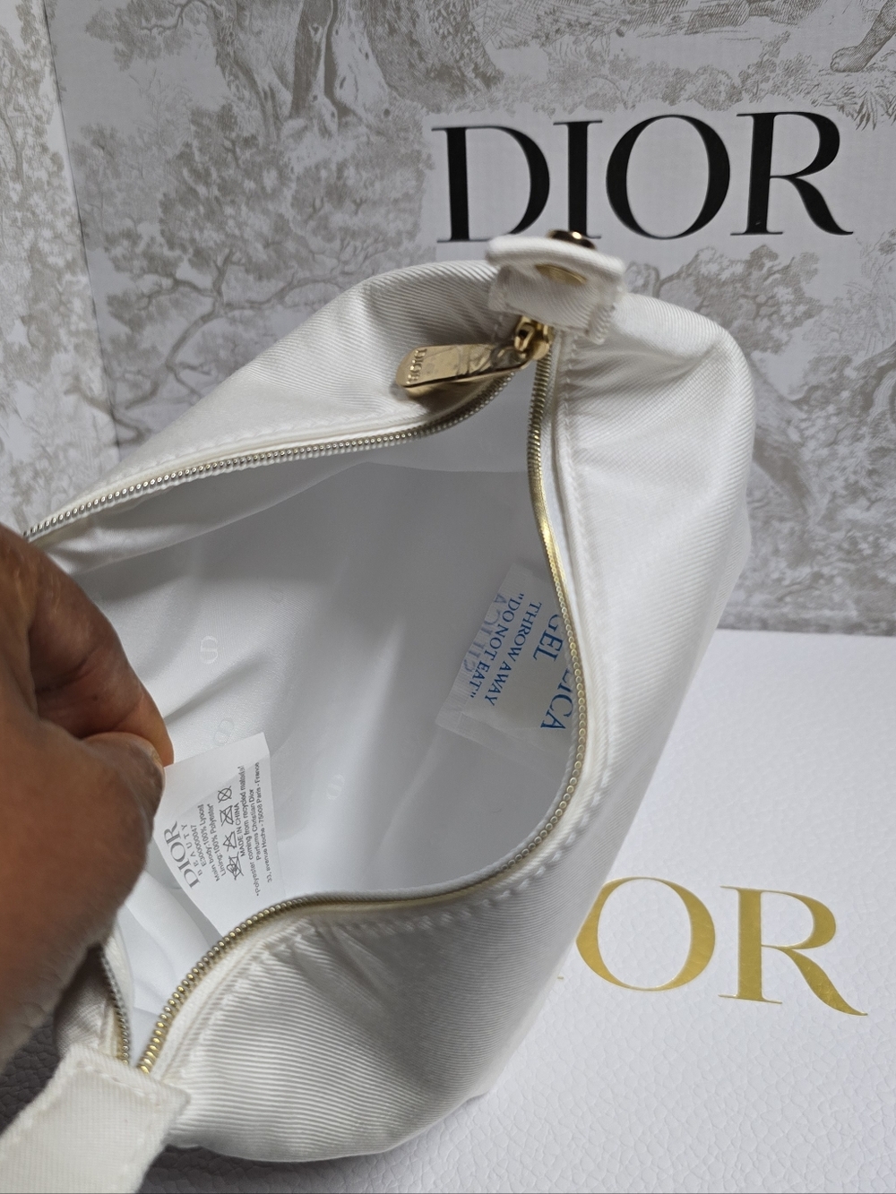 Christian Dior Cosmetic Makeup Wrist Bag Pouch With Top Handle New in Box - Picture 7 of 7